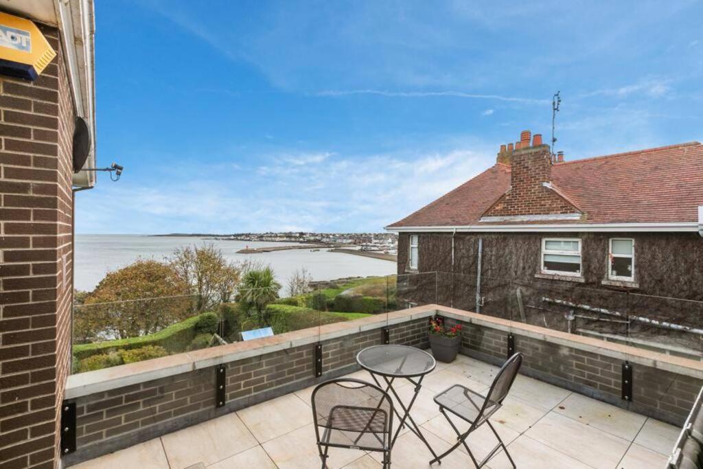 Skippingstone Beach Loft With Amazing Sea Views Bangor  Exterior photo